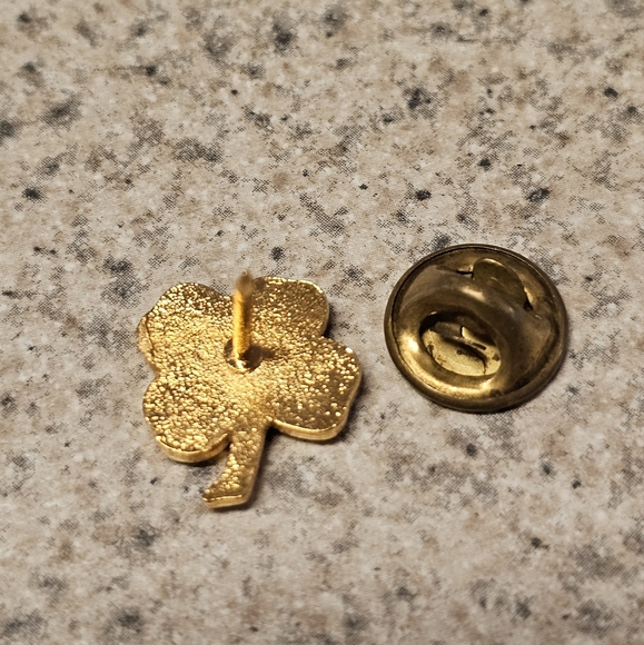 Vintage Goldtone Shamrock Pierced Earring and Pin Set - Picture 4 of 5